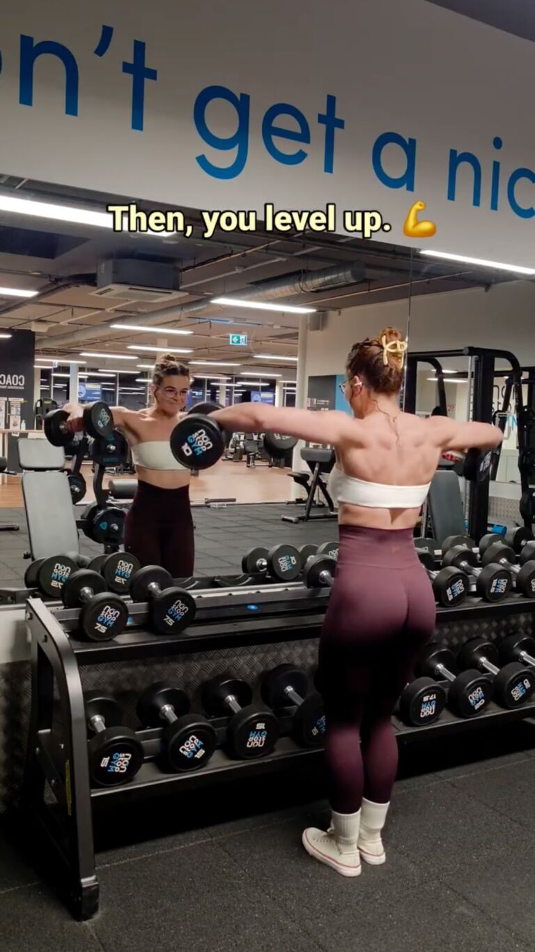 The goal is to be better than yesterday.
Every rep, every session, every sacrifice adds up. No shortcuts, just hard work and consistency. 🦾📈

Proud of our member @liane_gomes1